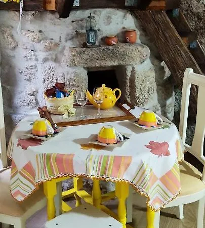 Comfortable With Pool In - 50 M²